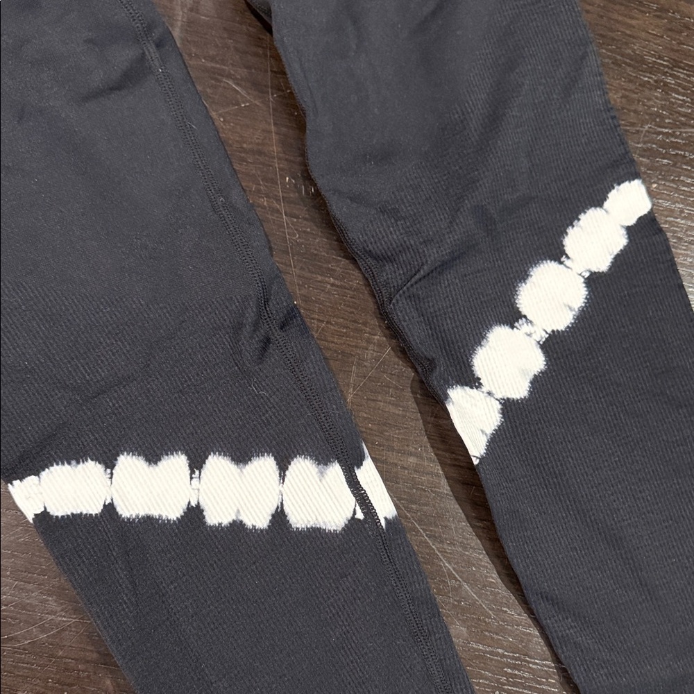 Women’s Pink Black Leggings with White Tie-Dye Accent VS medium pant - Picture 2 of 4